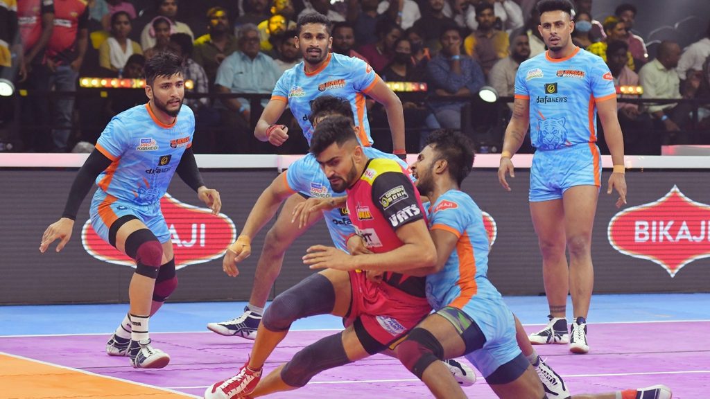 Maninder Singh Inspires Bengal Warriors To Win Over Bengaluru Bulls In