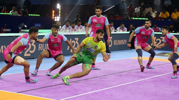 Jaipur Pink Panthers beat Patna Pirates to secure first win in vivo Pro  Kabaddi Season 9