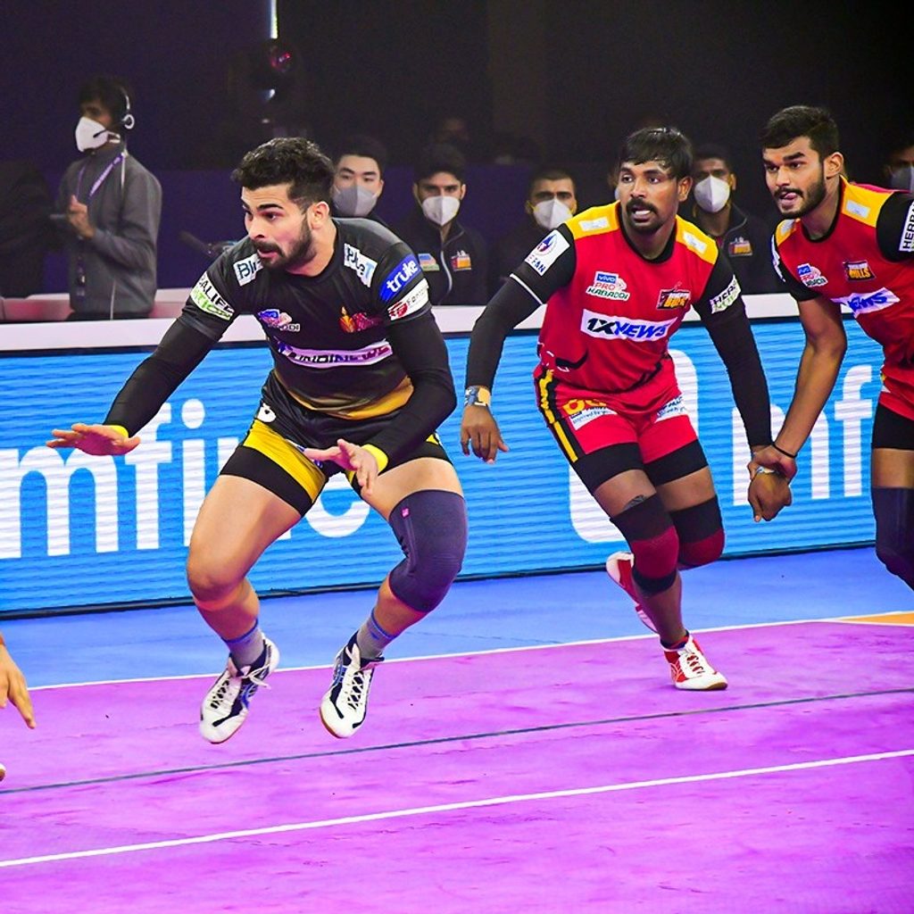 vivo Pro Kabaddi League Season 8: Giants' late attack stuns Titans