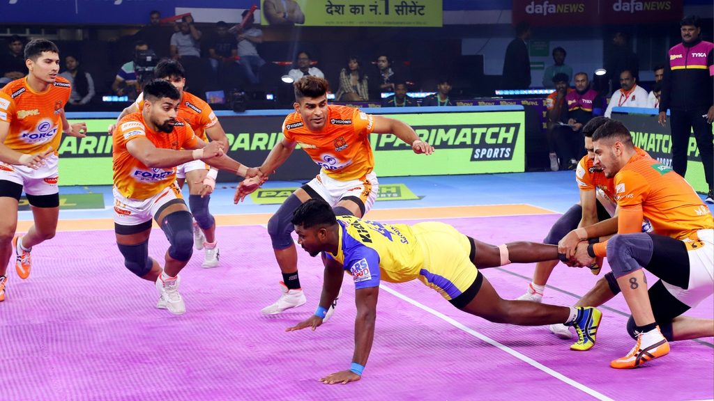 Tamil Thalaivas vs Puneri Paltan in match 11 of Pro Kabaddi Season 11