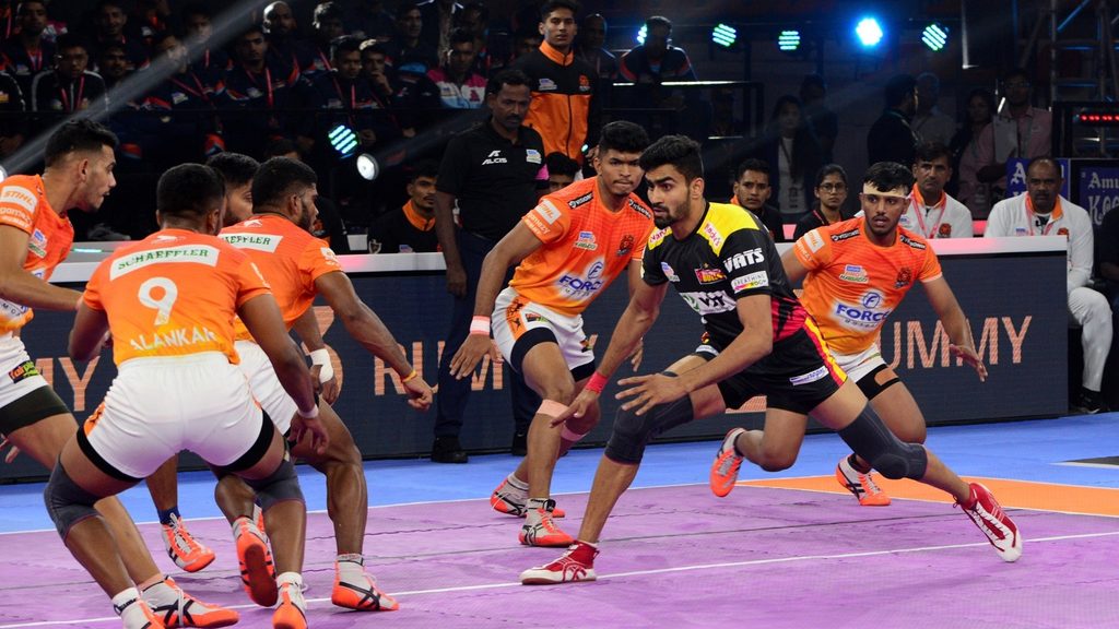 Dabang Delhi K.C., Bengaluru Bulls Aim To Continue Winning Run In Vivo ...