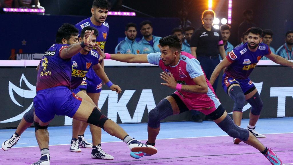 Jaipur Pink Panthers Brush Aside Dabang Delhi K.C. In Vivo Pro Kabaddi ...