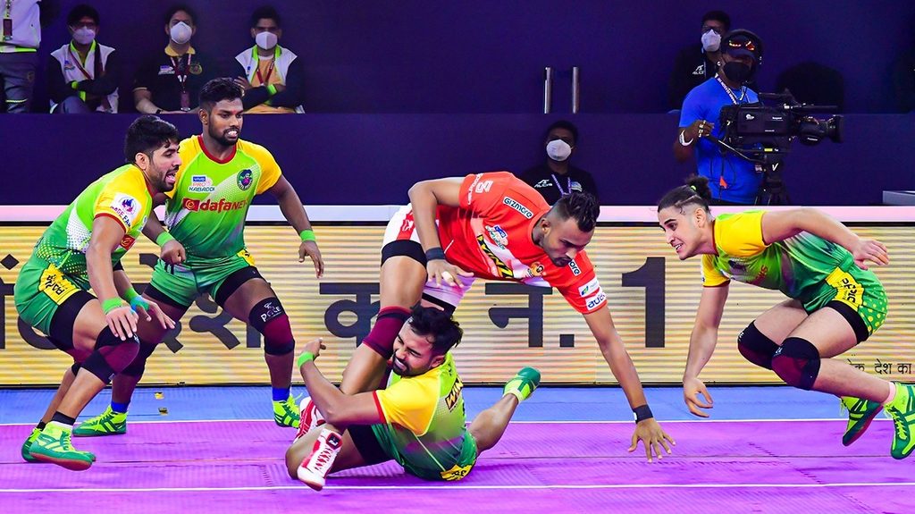 PKL 8: Patna Pirates thrash Gujarat Giants by 20 points 