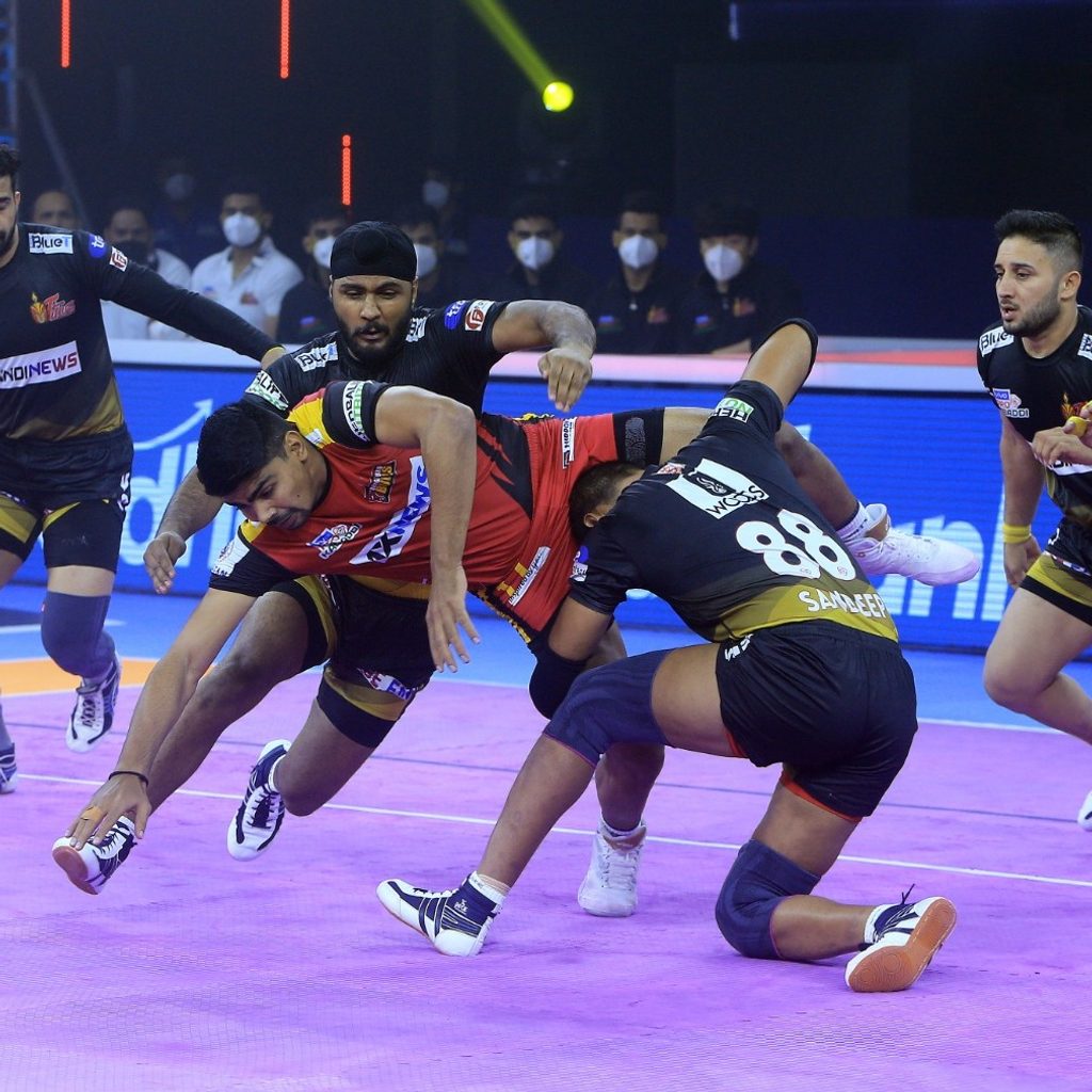 League-leaders Jaipur Pink Panthers face a tough Telugu Titans