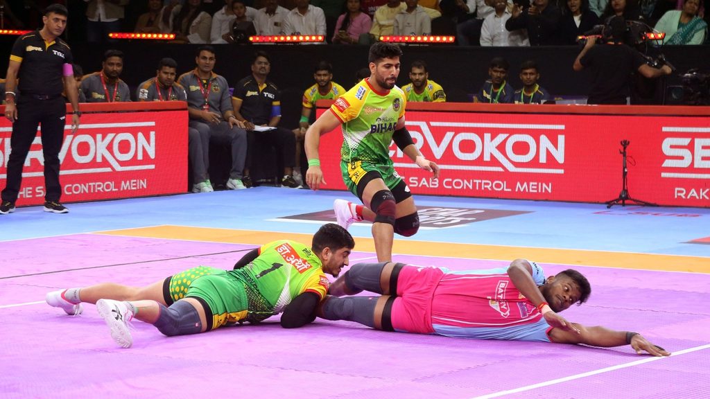 Jaipur Pink Panthers Beat Patna Pirates 29-28 In Match 27 Of Pro ...