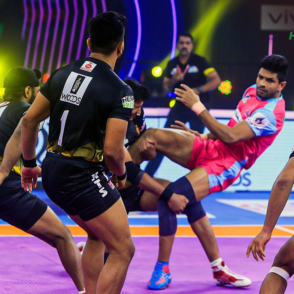 vivo Pro Kabaddi League Season 8: Giants' late attack stuns Titans