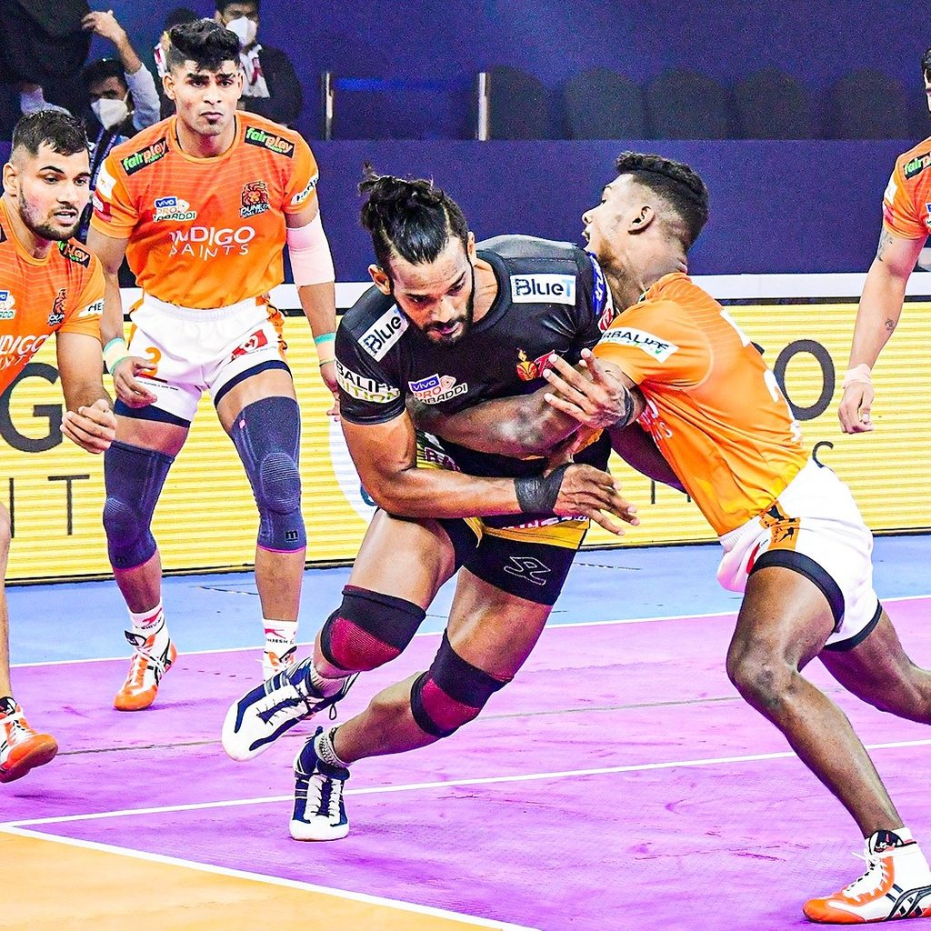 vivo Pro Kabaddi League Season 8: Giants' late attack stuns Titans