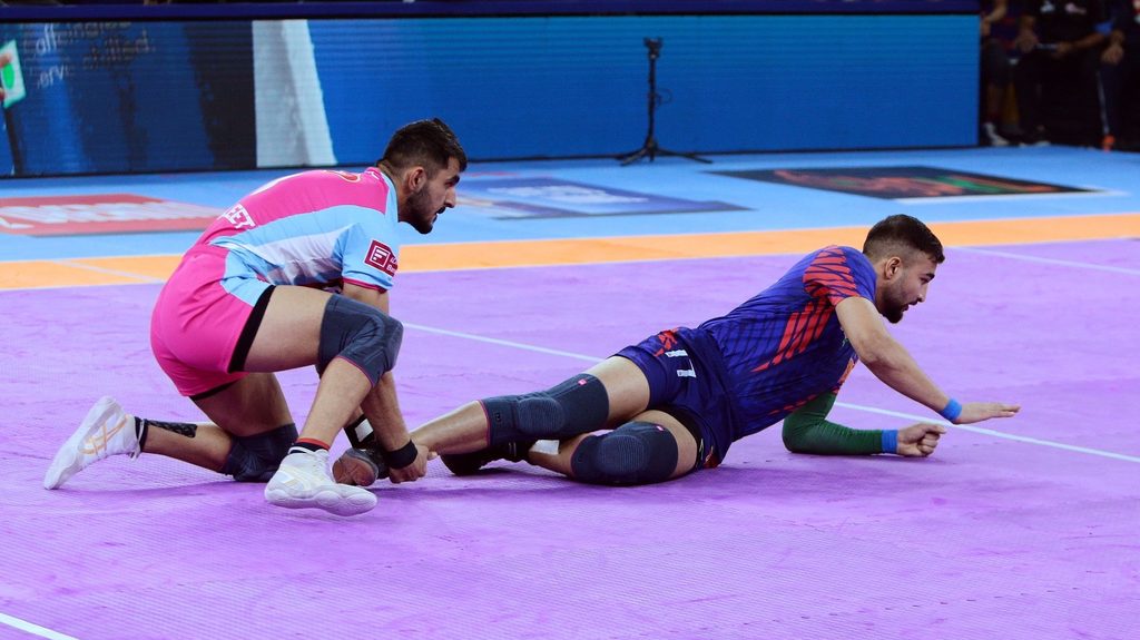 Dabang Delhi K C Beat Jaipur Pink Panthers In Match Of Pro