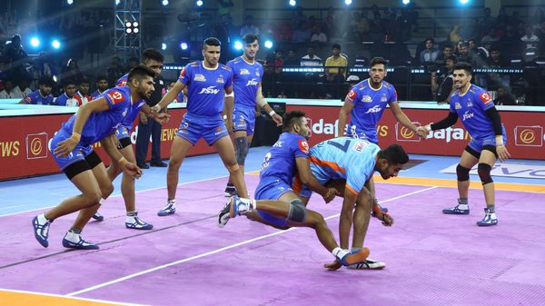 U Mumba Face Telugu Titans in Pro Kabaddi League Season 3 Opener