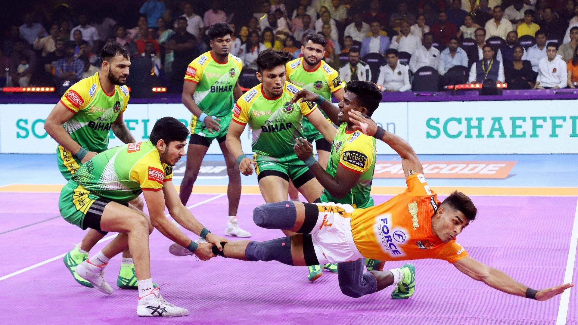 Puneri Paltan vs Patna Pirates in match 8 of Pro Kabaddi Season 11